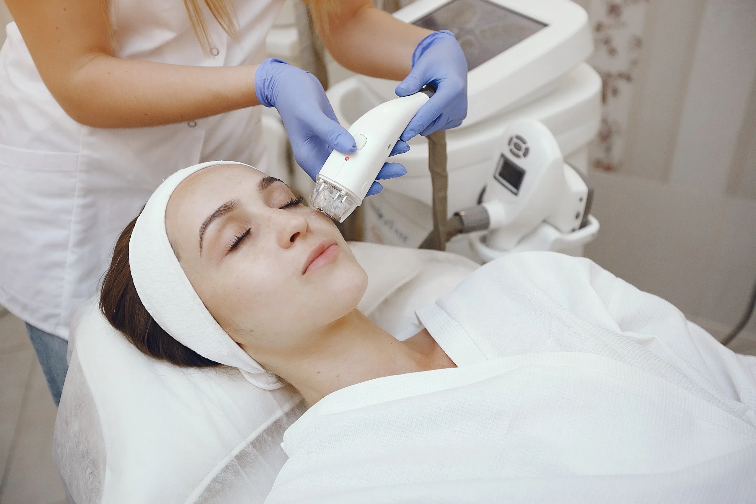 HIFU vs RF Skin Tightening